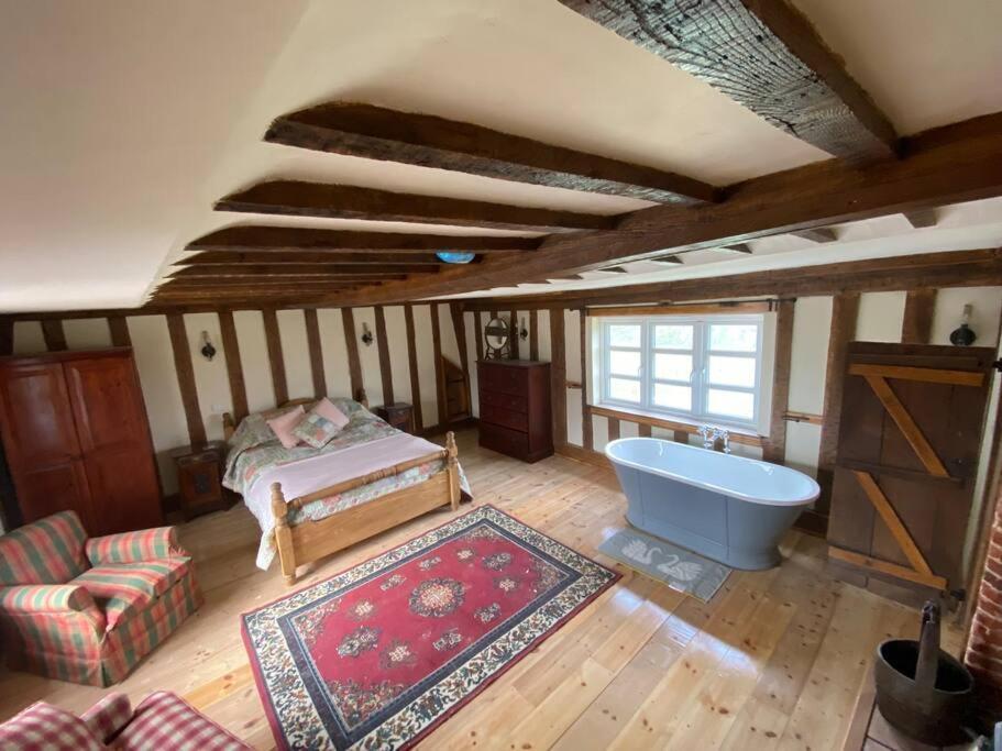 A Newly Renovated, Cosy Escape In The Beautiful Shepherd'S Cottage Dereham Luaran gambar